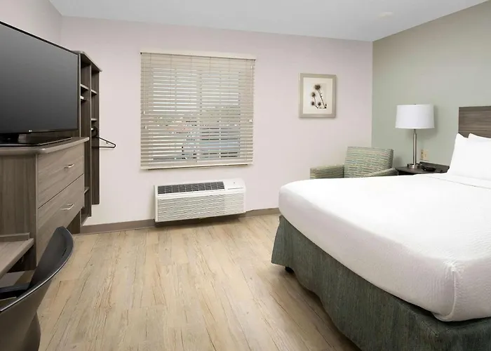 Woodspring Suites Broken Arrow