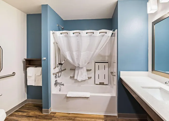 Woodspring Suites Broken Arrow 4*