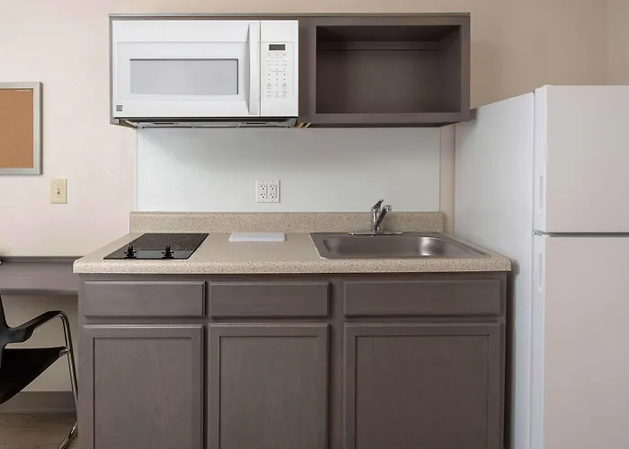 Woodspring Suites Broken Arrow 4*