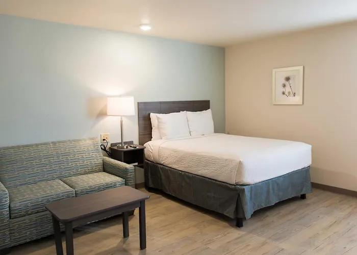 Woodspring Suites Broken Arrow 4*